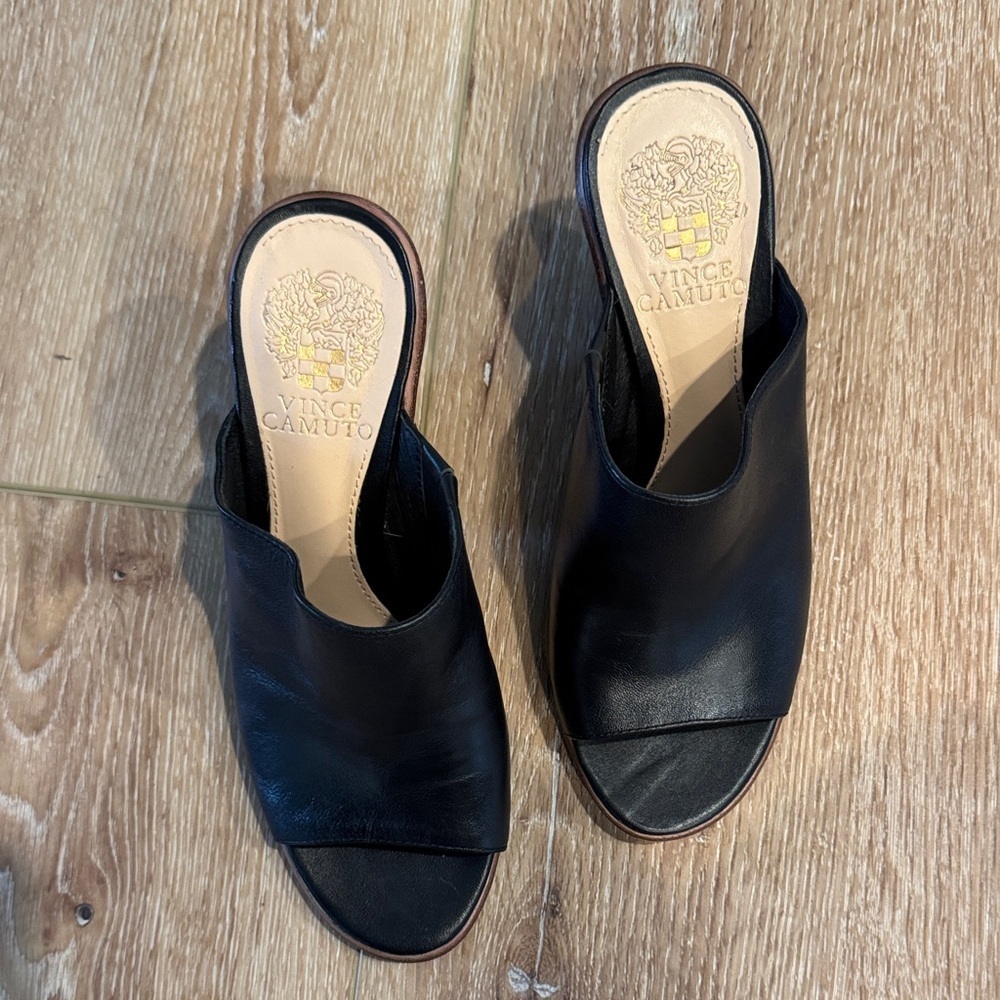 Vince Camuto Black Leather Open-Toe Slide Mules size 6.5